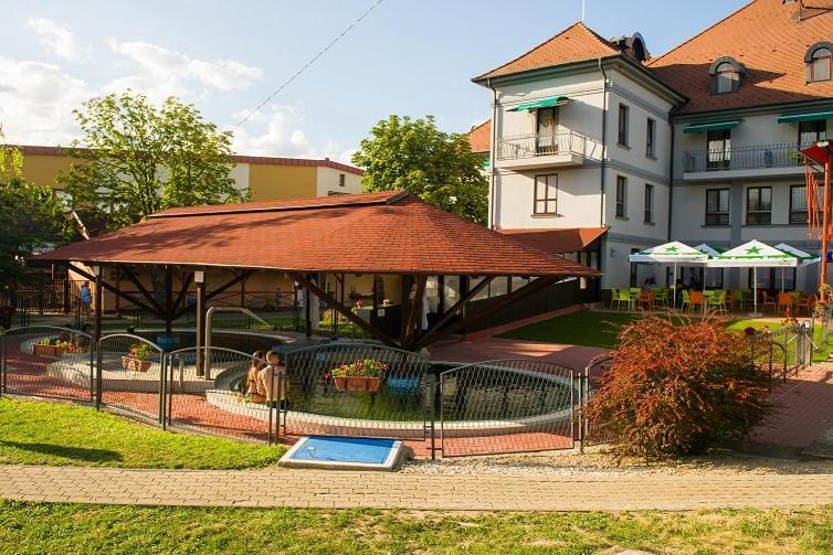 Hotel Kamilla Balmazújváros Kültér fotó